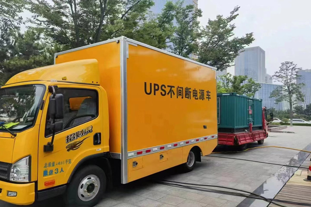 镇平发电机租赁施工现场