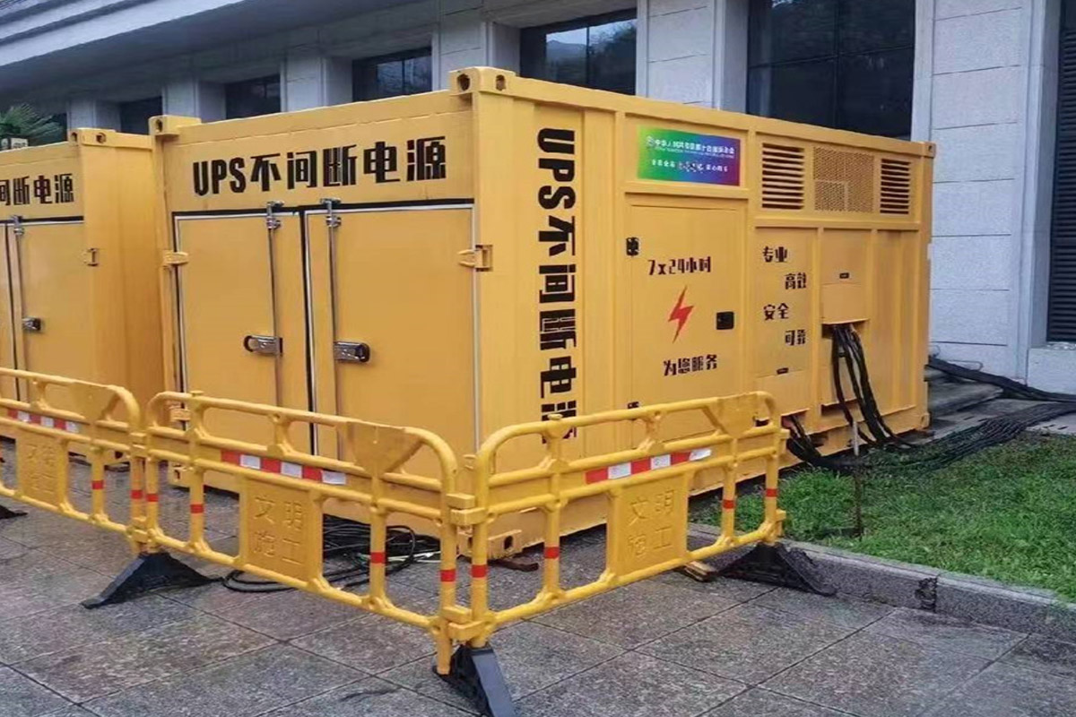 镇平发电机租赁施工现场